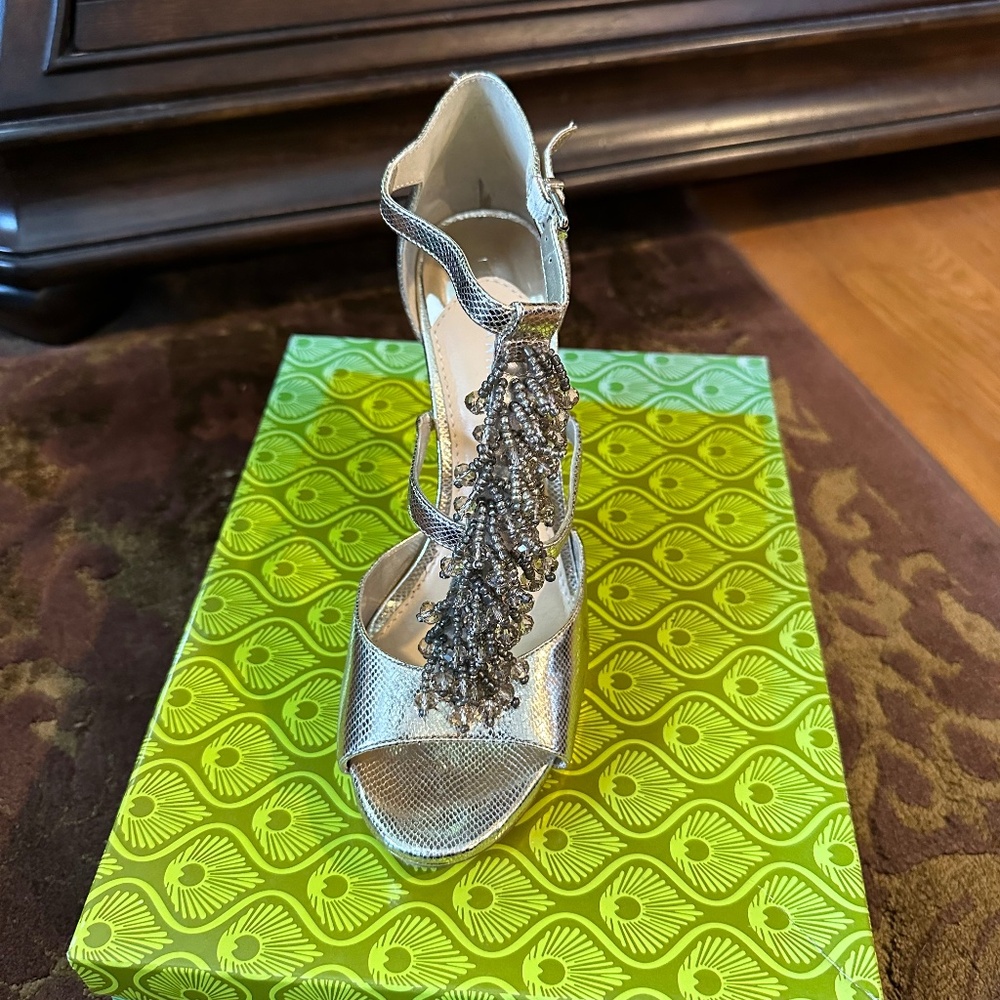 New- Never Worn Gianni Bini Brianna Heel